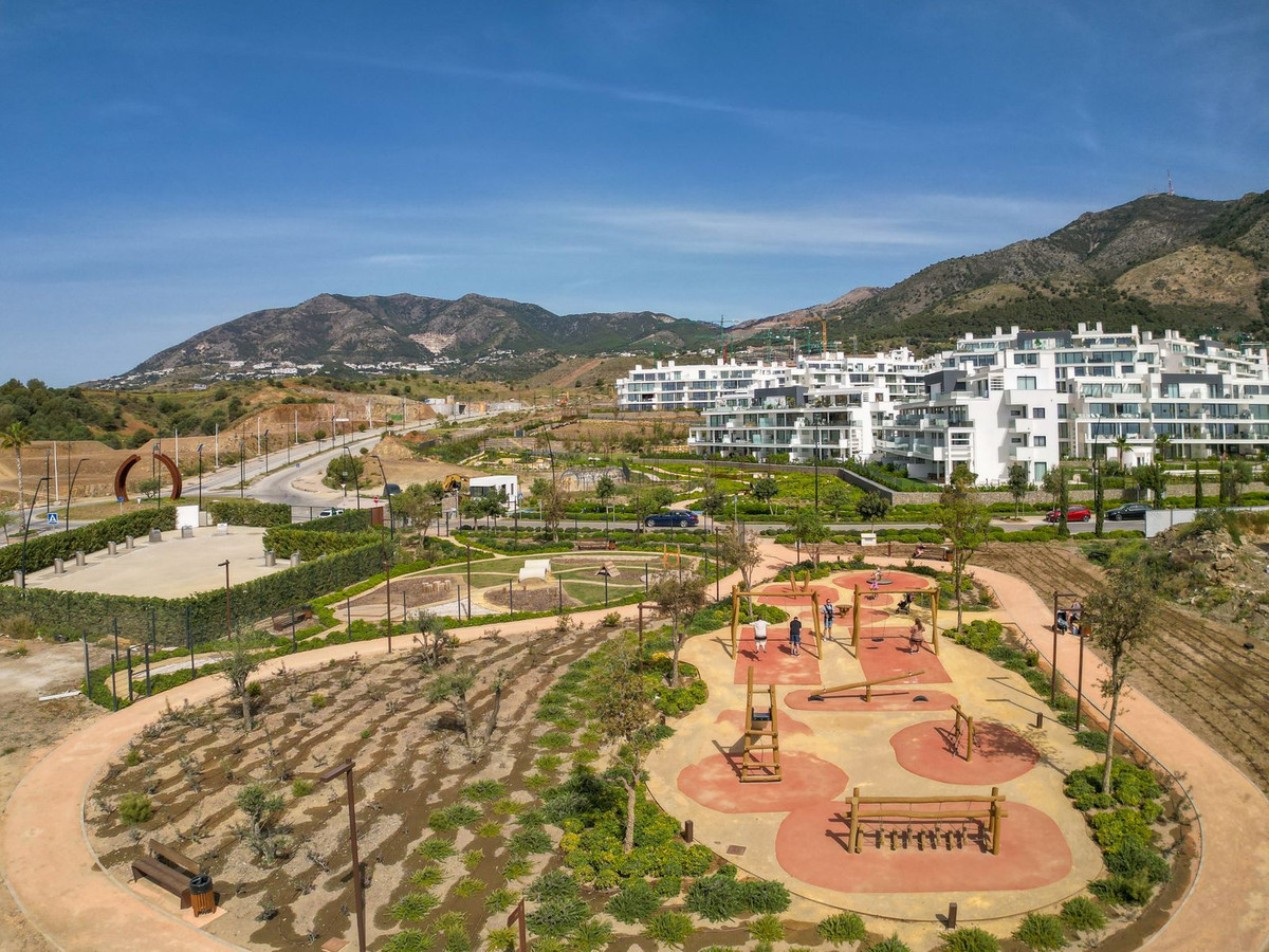 83f6a1764bca8d4bd450fdd17392e3f7 - 28