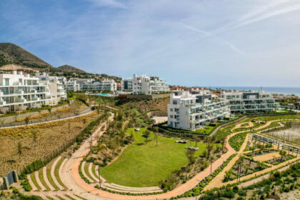 83f6a1764bca8d4bd450fdd17392e3f7 - 30