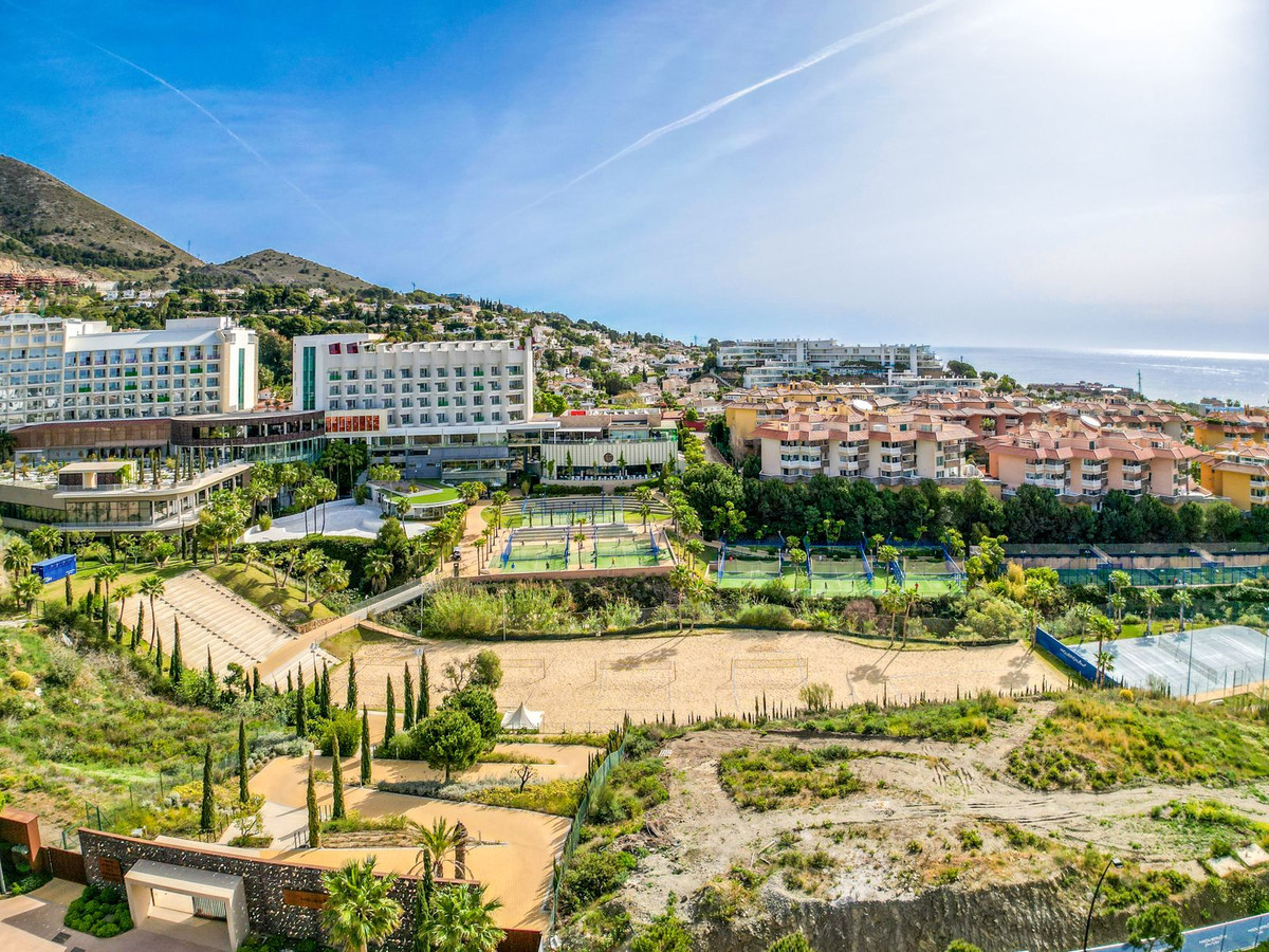 83f6a1764bca8d4bd450fdd17392e3f7 - 32