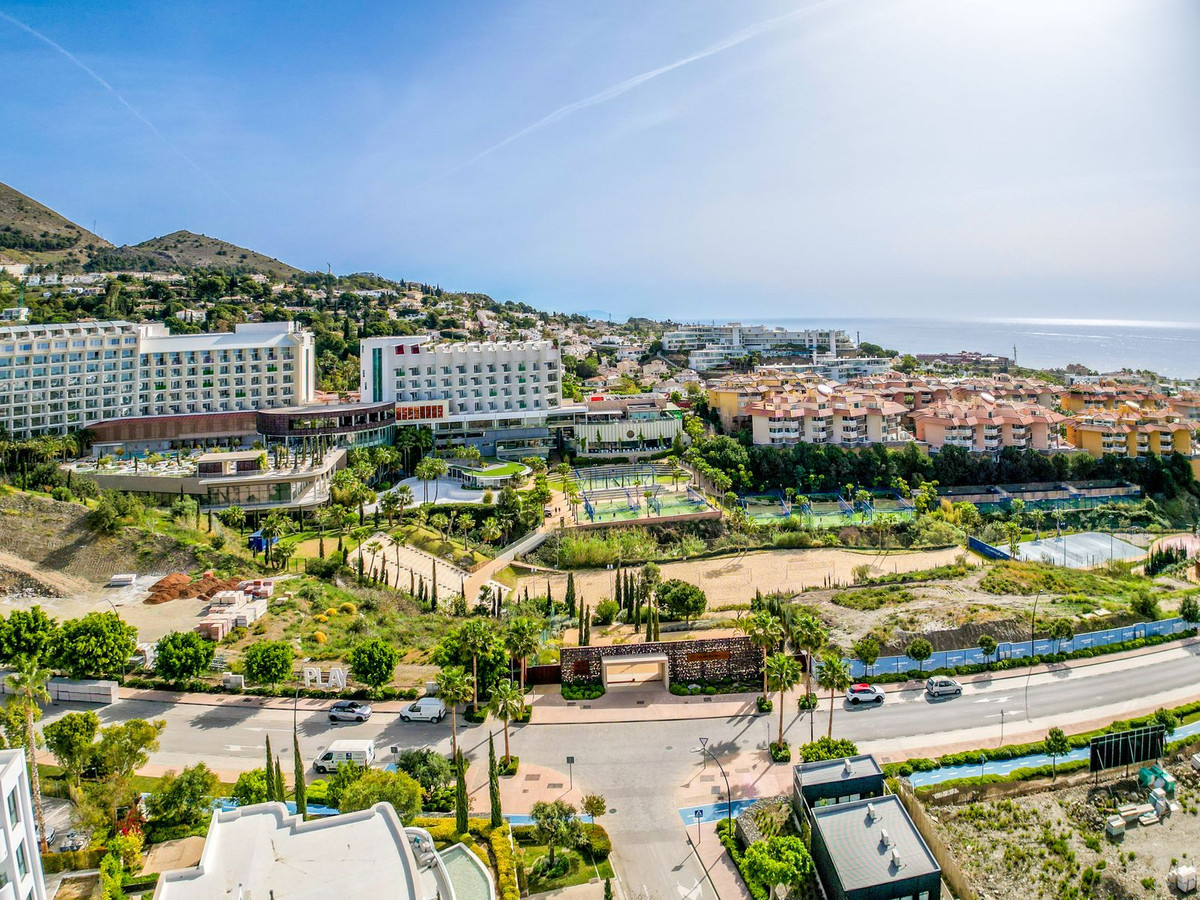 83f6a1764bca8d4bd450fdd17392e3f7 - 33