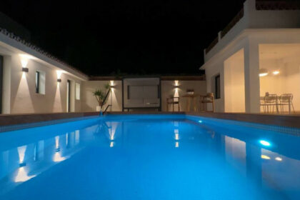 8427808e14d7695cbb0d483a6ccef58e - 1