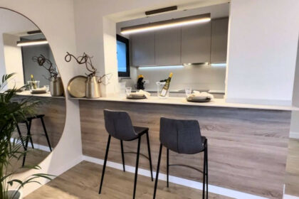 8427808e14d7695cbb0d483a6ccef58e - 12