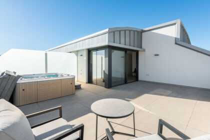 853ebb2014f7979eaa92523ea949b37e - 19