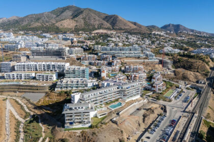 853ebb2014f7979eaa92523ea949b37e - 26