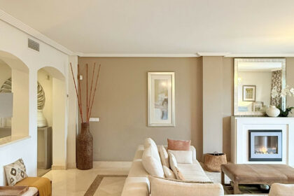 8554da7c065f5e99cb4786013b65abb4 - 16