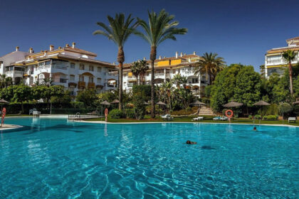 8569149e03ae6e53147442d36c169bc9 - 18