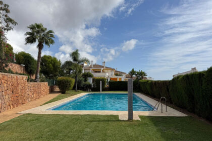 86f034c9e4b1a64e3ba51ad96fd48c61 - 23