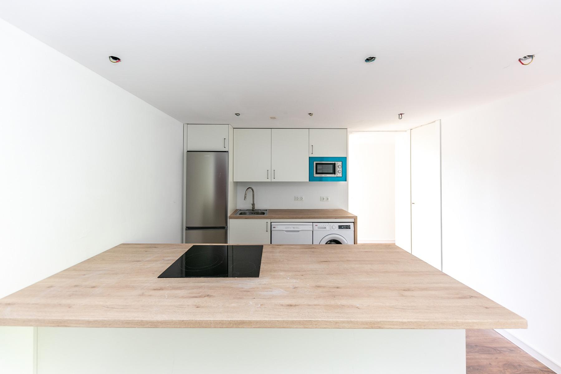 8807ec2d5e0246bffe08b5f54e17565d - 14