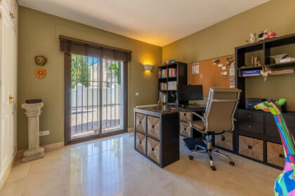 88080b2585c47124732a73c453ae9eff - 24