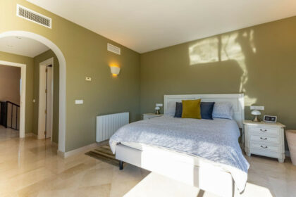 88080b2585c47124732a73c453ae9eff - 30