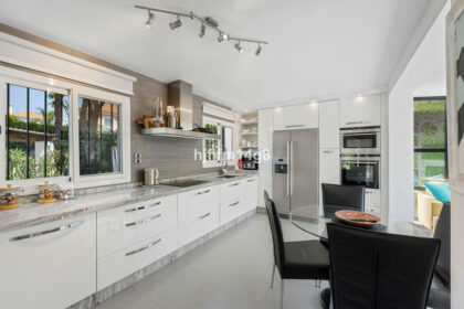 8889748033a7ed35a9adafcfec046450 - 11