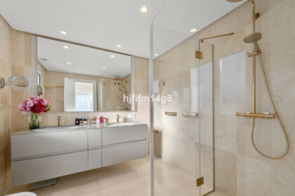 8a18f0e34b9342bc908865137b191208 - 10