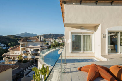 8a18f0e34b9342bc908865137b191208 - 20