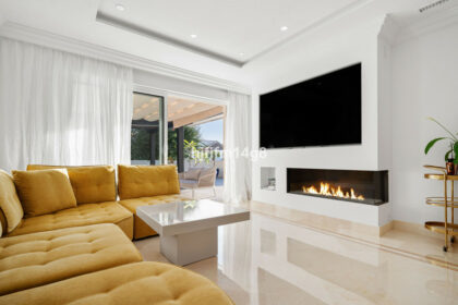 8a18f0e34b9342bc908865137b191208 - 4