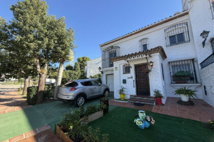 8b41fe39711640dd9a34e83665fa6370 - 1