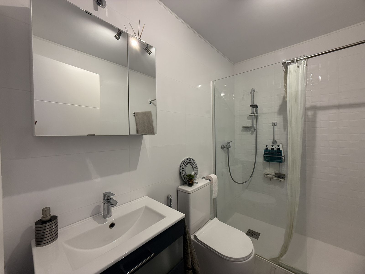 8b41fe39711640dd9a34e83665fa6370 - 16