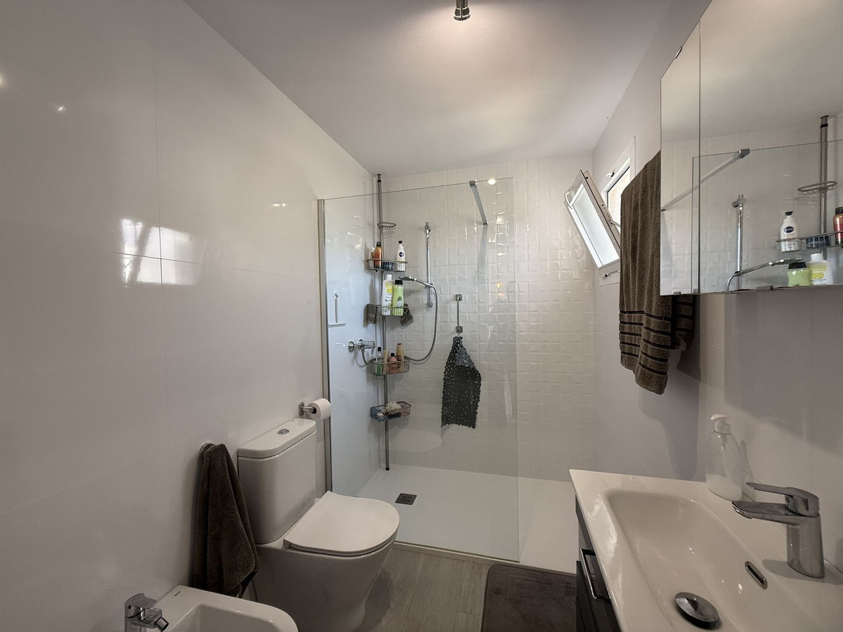 8b41fe39711640dd9a34e83665fa6370 - 19