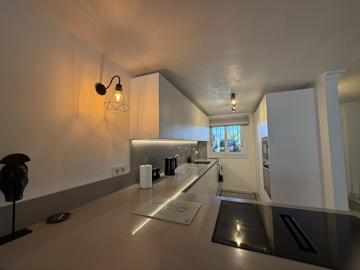 8b41fe39711640dd9a34e83665fa6370 - 8