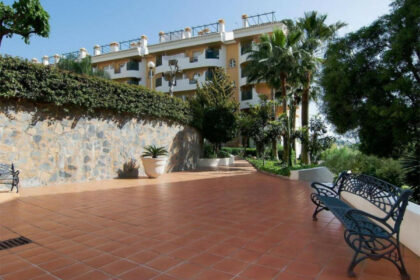 8b634788a5cb432e2a7d09e2accdf920 - 25