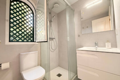 8bfc82ee092e015b57aa5d5f80b738aa - 28