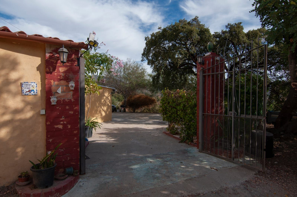 8bffdc5d1237f55450aa7514d3f1571a - 18