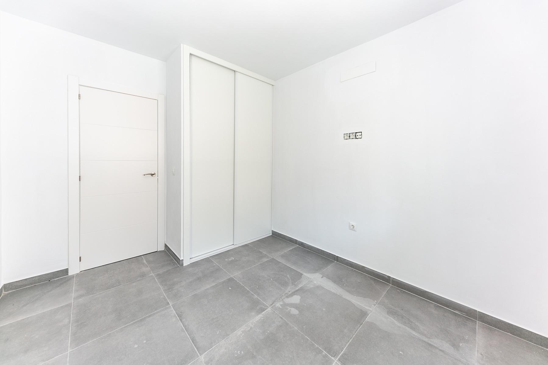 8c081abe99ced93548ba198a90ad56e5 - 18