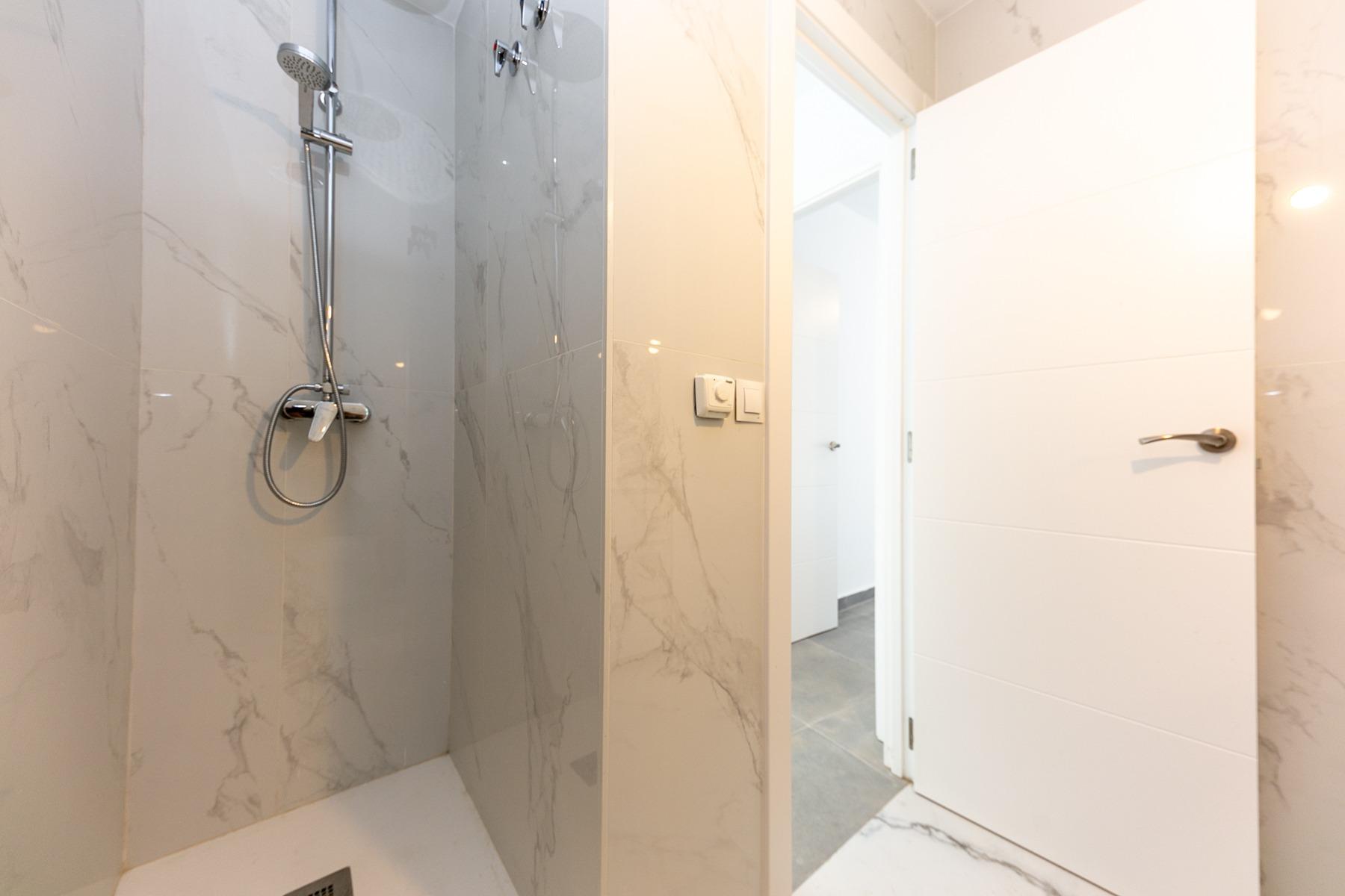 8c081abe99ced93548ba198a90ad56e5 - 22