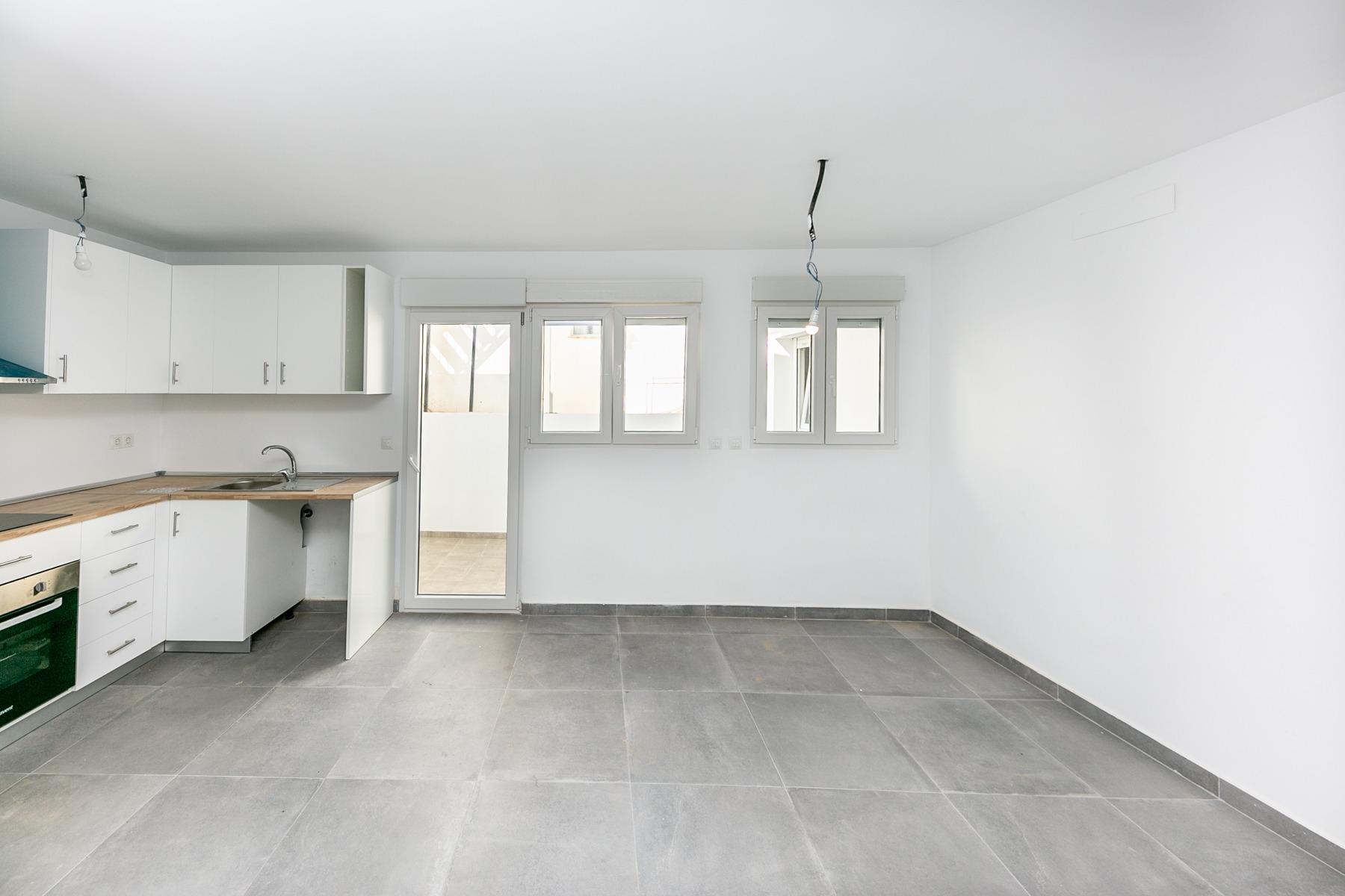 8c081abe99ced93548ba198a90ad56e5 - 9