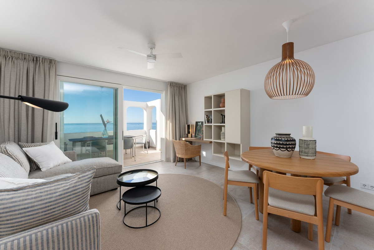 8c0ff1b00700b896f2bd573d06ad8e13 - 2