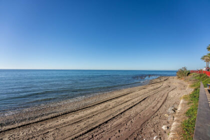 8c0ff1b00700b896f2bd573d06ad8e13 - 33