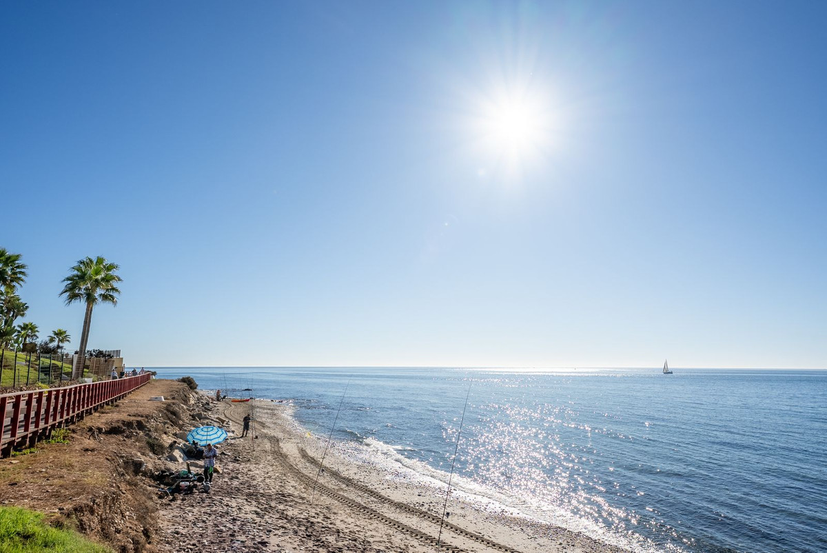 8c0ff1b00700b896f2bd573d06ad8e13 - 34