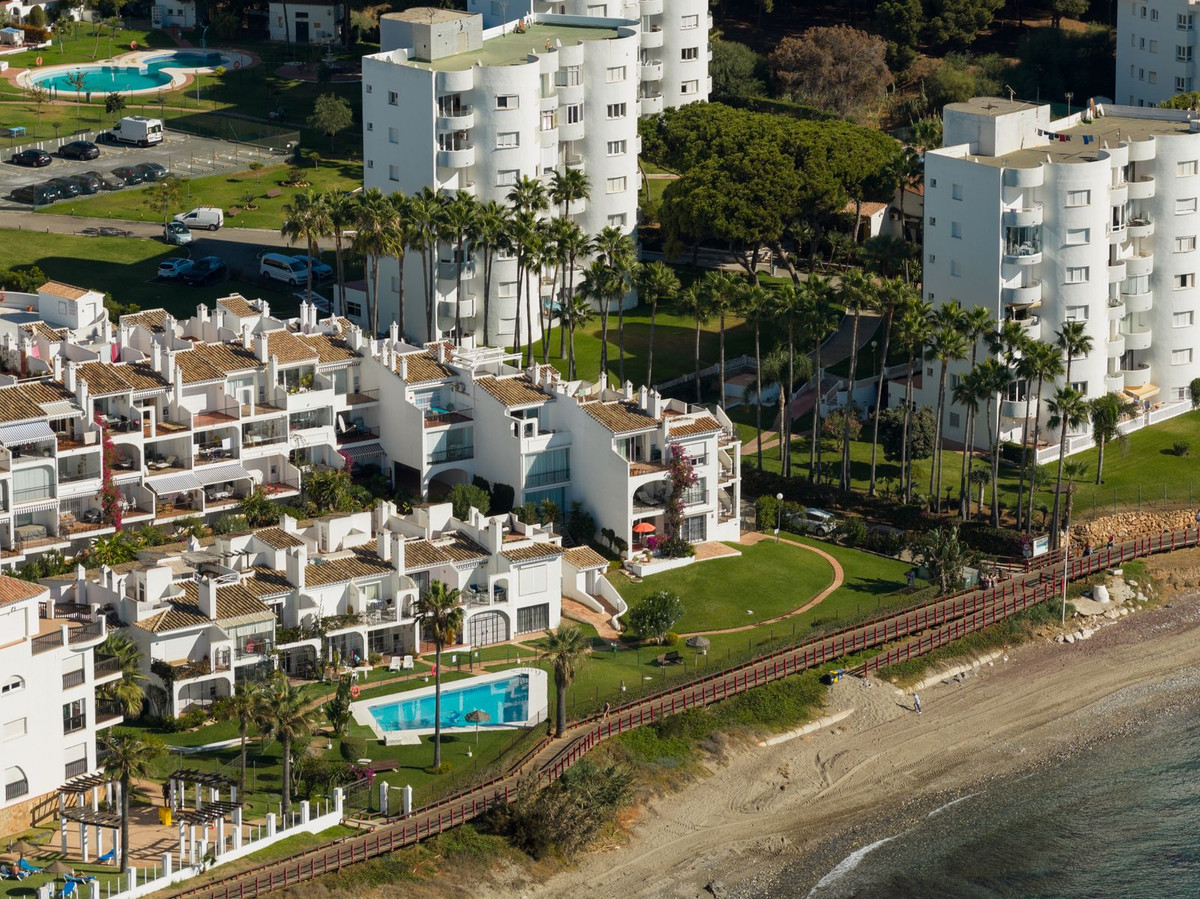 8c0ff1b00700b896f2bd573d06ad8e13 - 38