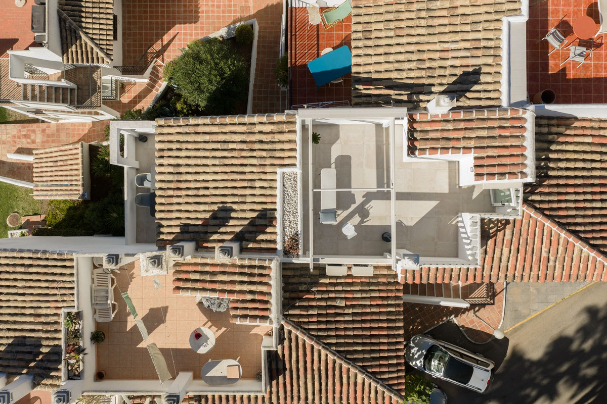 8c0ff1b00700b896f2bd573d06ad8e13 - 39