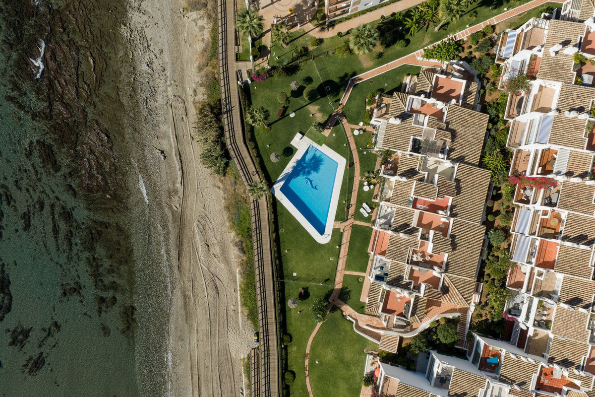 8c0ff1b00700b896f2bd573d06ad8e13 - 42