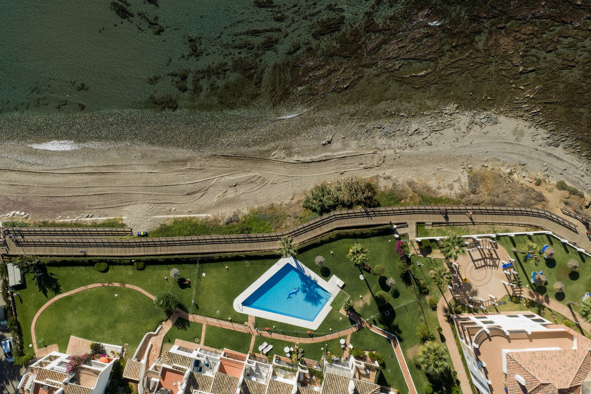 8c0ff1b00700b896f2bd573d06ad8e13 - 43