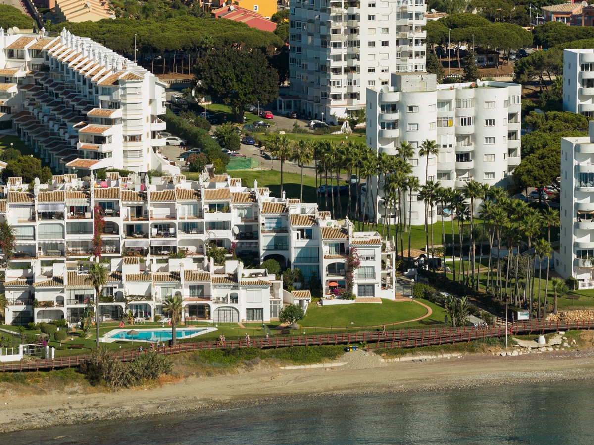 8c0ff1b00700b896f2bd573d06ad8e13 - 46