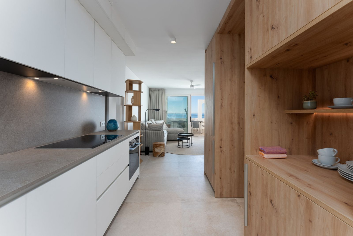 8c0ff1b00700b896f2bd573d06ad8e13 - 9