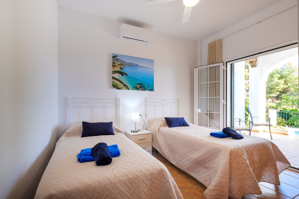 8c85808eae1602b1ebebe1650f832151 - 17