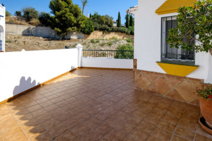 8c85808eae1602b1ebebe1650f832151 - 27