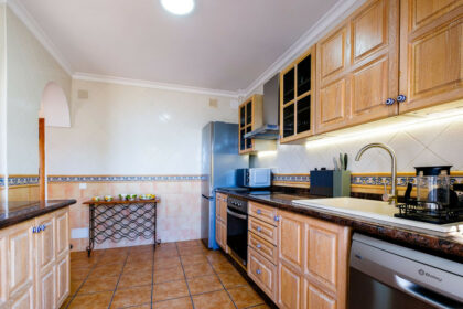 8c85808eae1602b1ebebe1650f832151 - 9