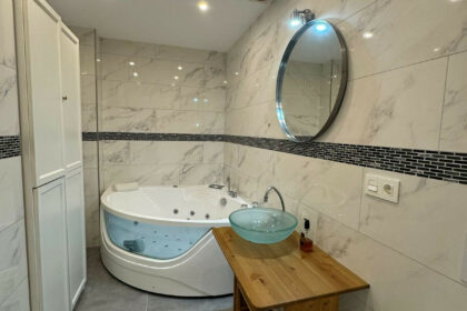 8c9701939f3b9c2b042eab23120055b7 - 11