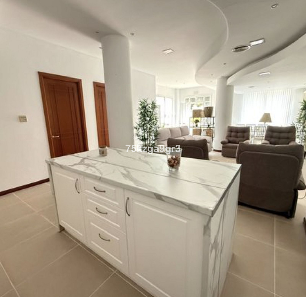 8e23e5eab4ff993287f54cad55417f93 - 13