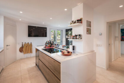 8e2a1748af971fa6f4416f5f95985928 - 12