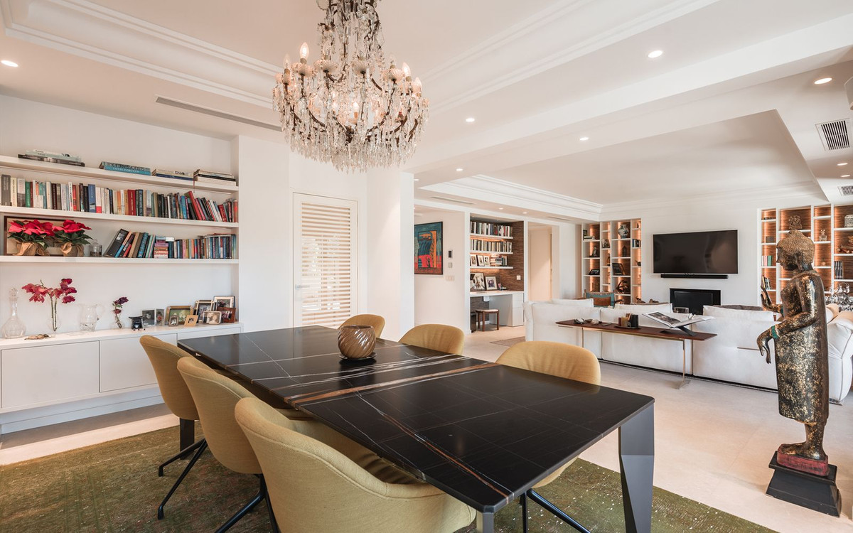 8e2a1748af971fa6f4416f5f95985928 - 16