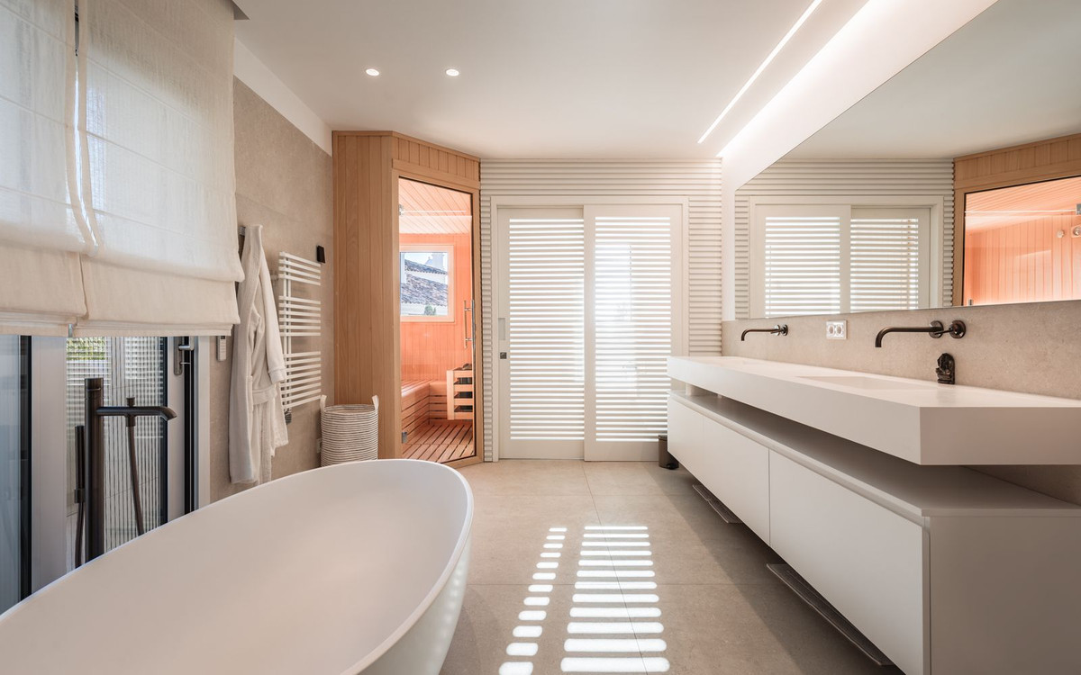 8e2a1748af971fa6f4416f5f95985928 - 19