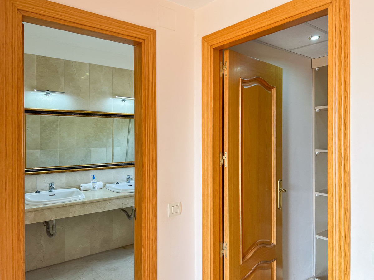 8e92c349921dfad38aa6db7129c12b6b - 25