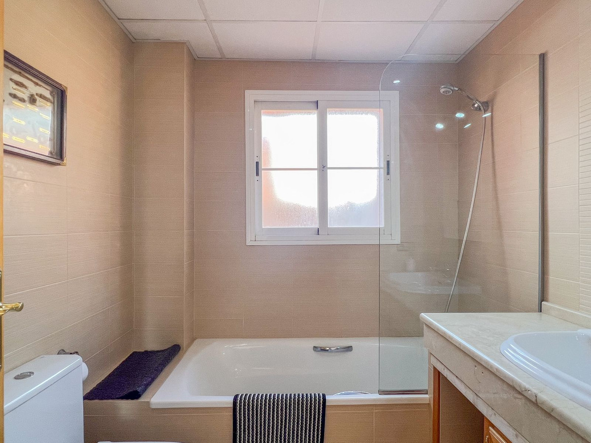 8e92c349921dfad38aa6db7129c12b6b - 33