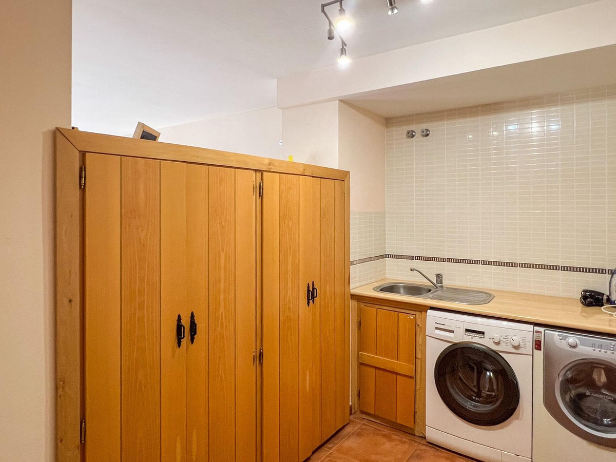 8e92c349921dfad38aa6db7129c12b6b - 44