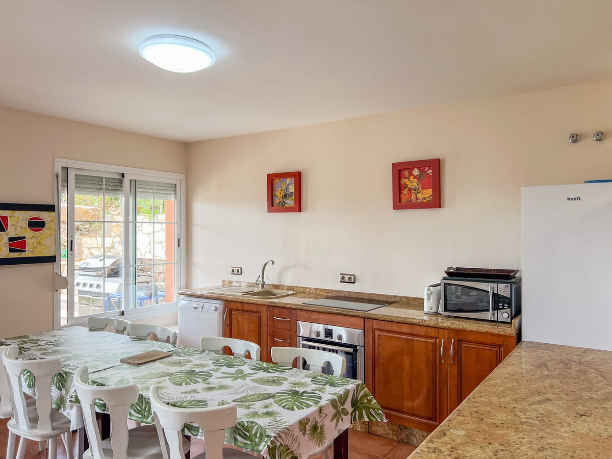 8e92c349921dfad38aa6db7129c12b6b - 48