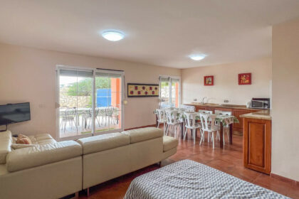 8e92c349921dfad38aa6db7129c12b6b - 52